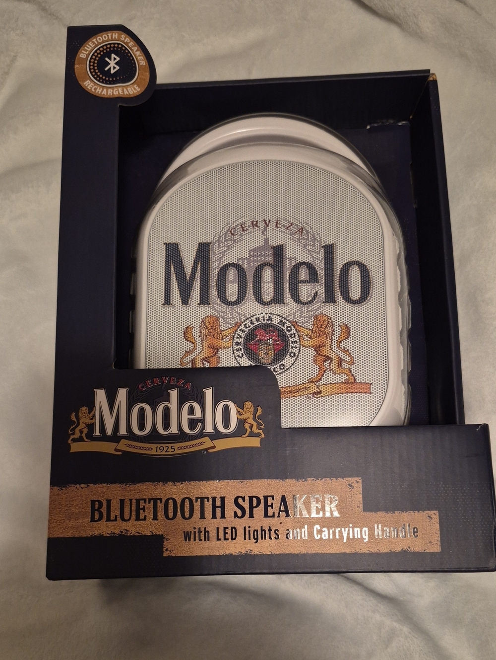 Modelo White & Gold Portable Bluetooth Speaker